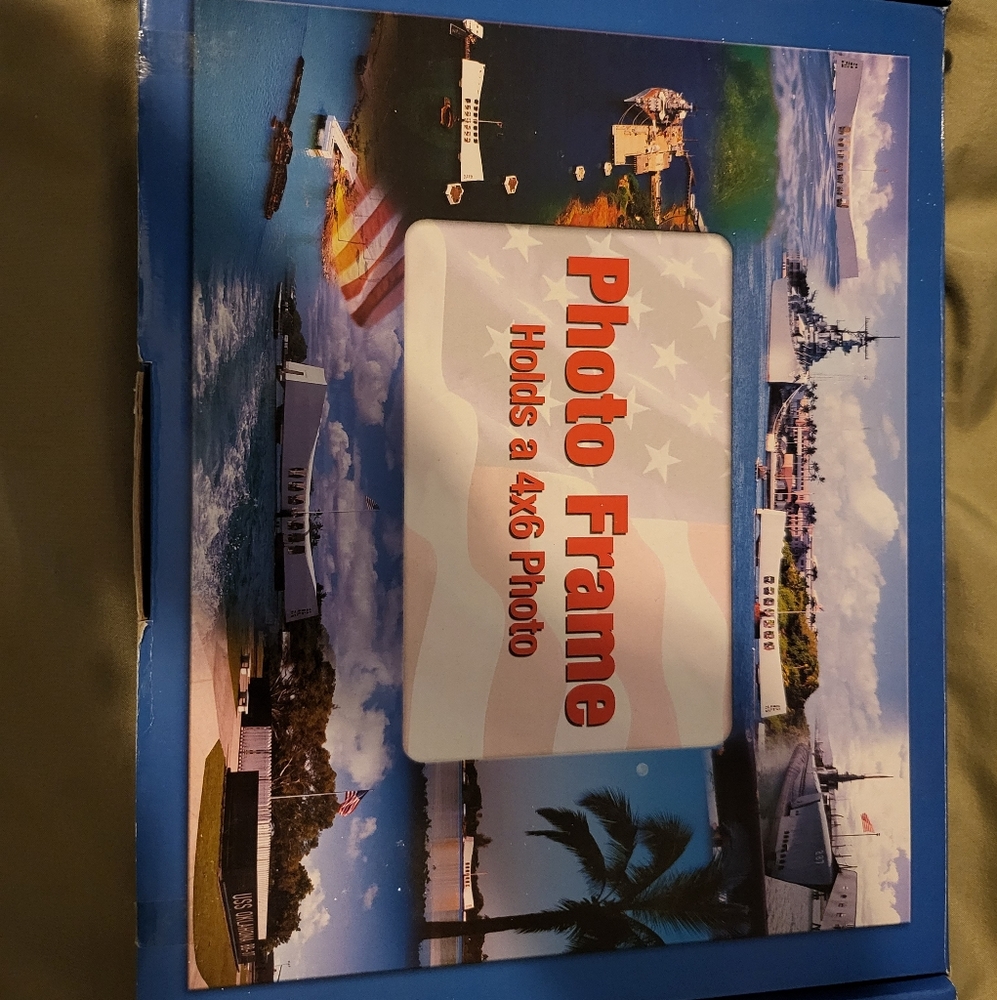 BRAND NEW NEVER USED IN ORIGINAL PACKAGING PEARL HARBOR PHOTO FRAME